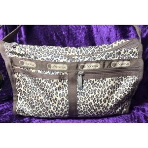 Lesportsac Cheetah Crossbody Animal Print Bag Lightweight Retro Nylon Boho